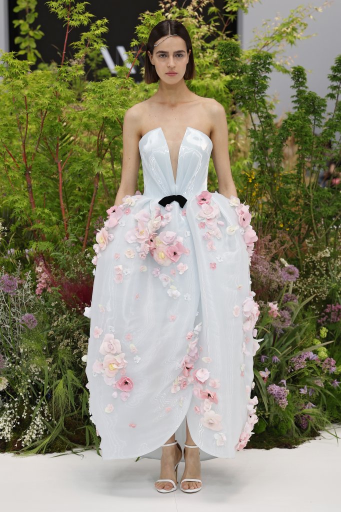 王锋 Wang Feng 2026春夏婚纱礼服秀 - Barcelona Bridal 2026