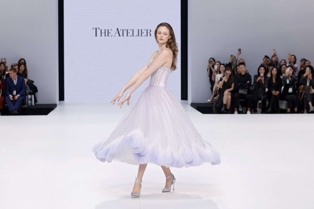 The Atelier By Prof. Jimmy Choo 2026春夏婚纱礼服秀 - Barcelona Bridal 2026