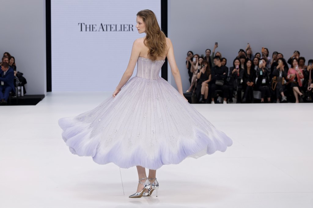 The Atelier By Prof. Jimmy Choo 2026春夏婚纱礼服秀 - Barcelona Bridal 2026