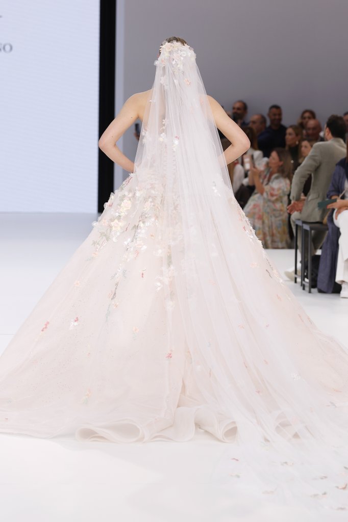 Veni Infantino 2026春夏婚纱礼服秀 - Barcelona Bridal 2026