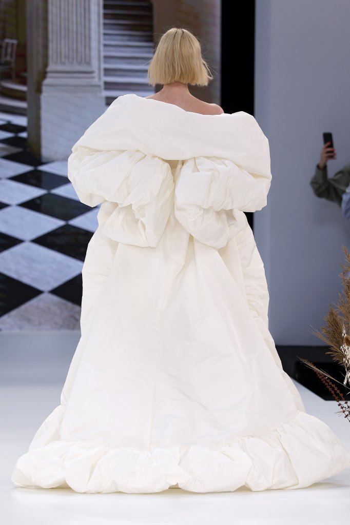 Yolancris 2026春夏婚纱礼服秀 - Barcelona Bridal 2026