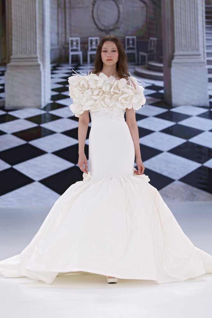 Yolancris 2026春夏婚纱礼服秀 - Barcelona Bridal 2026