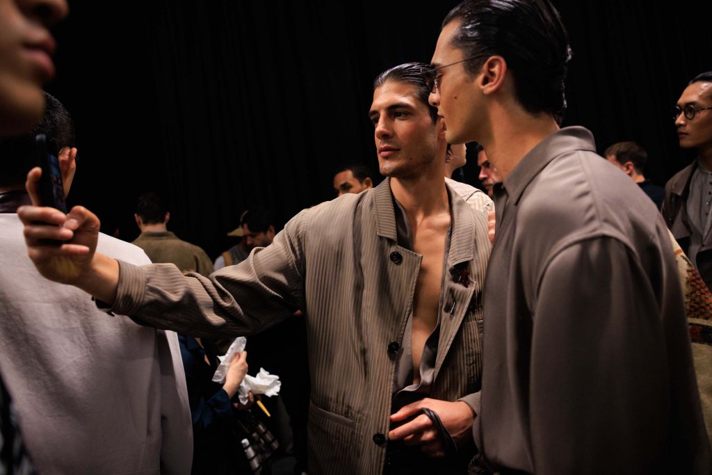 乔治·阿玛尼 Giorgio Armani 2026春夏男装秀(后台妆容) - Milan Spring 2026