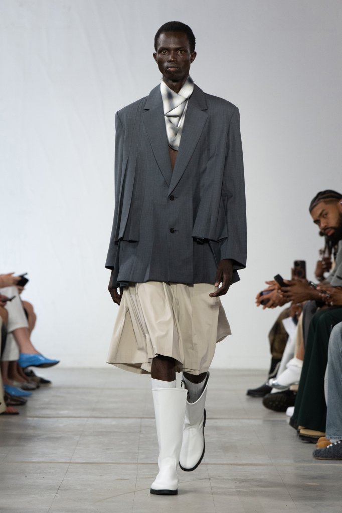 王逢陈 Feng Chen Wang 2026春夏男装秀 - Paris Spring 2026