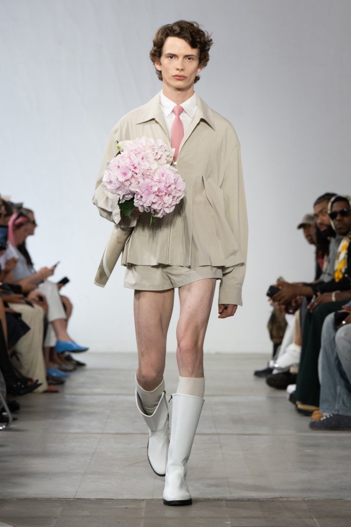 王逢陈 Feng Chen Wang 2026春夏男装秀 - Paris Spring 2026
