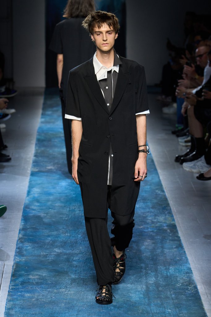 山本耀司 Yohji Yamamoto 2026春夏男装秀 - Paris Spring 2026