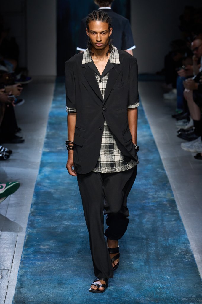 山本耀司 Yohji Yamamoto 2026春夏男装秀 - Paris Spring 2026