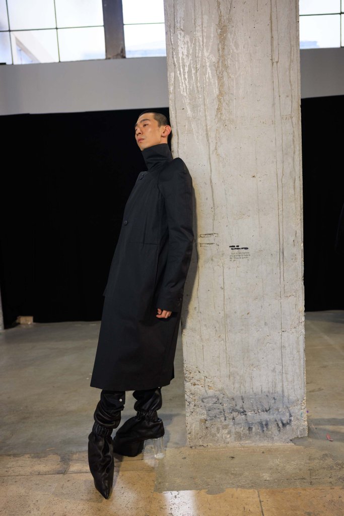 瑞克·欧文斯 Rick Owens 2026春夏男装秀(后台妆容) - Paris Spring 2026