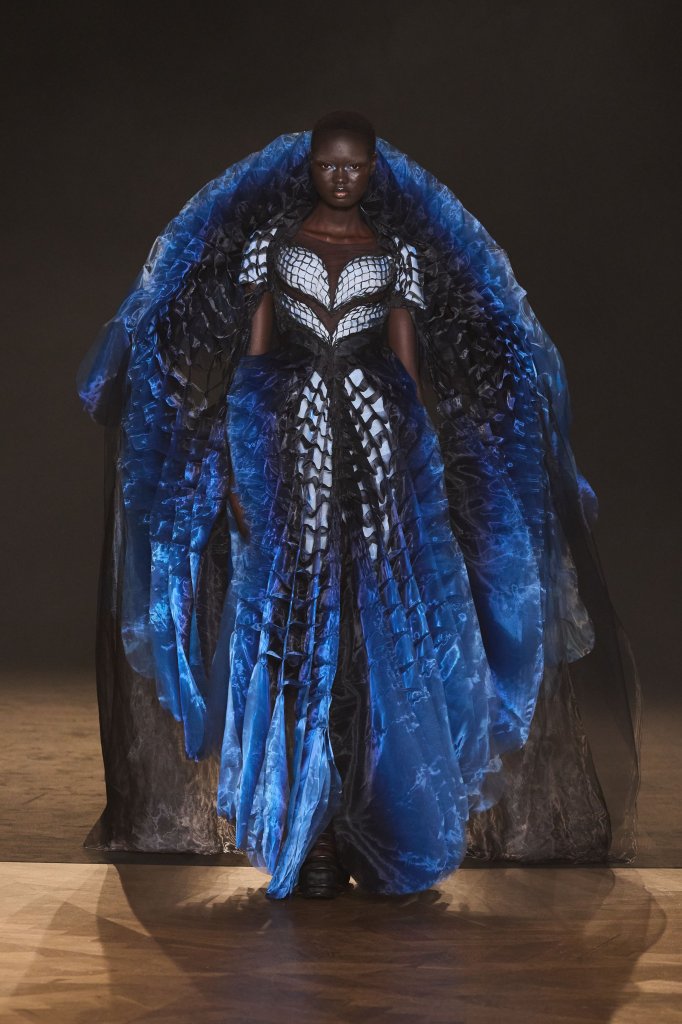 艾里斯·范·荷本 Iris van Herpen 2025/26秋冬高级定制秀 - Couture Fall 2025