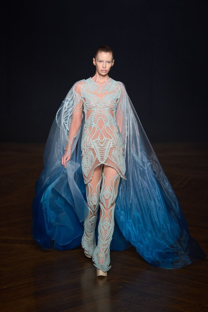 艾里斯·范·荷本 Iris van Herpen 2025/26秋冬高级定制秀 - Couture Fall 2025