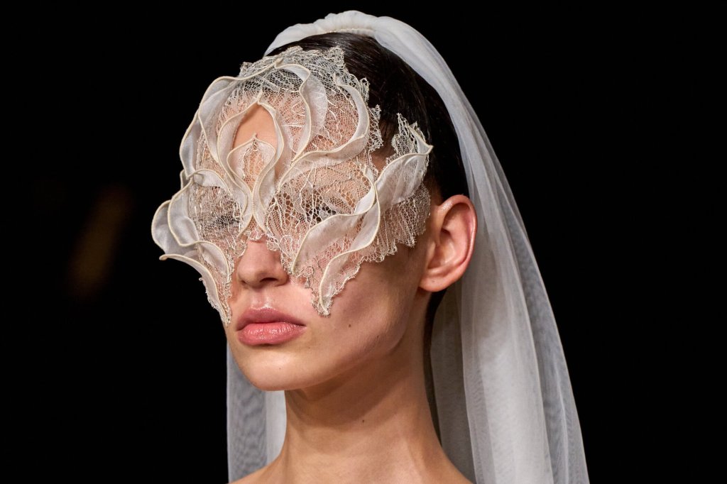 艾里斯·范·荷本 Iris van Herpen 2025/26秋冬高级定制秀(细节) - Couture Fall 2025