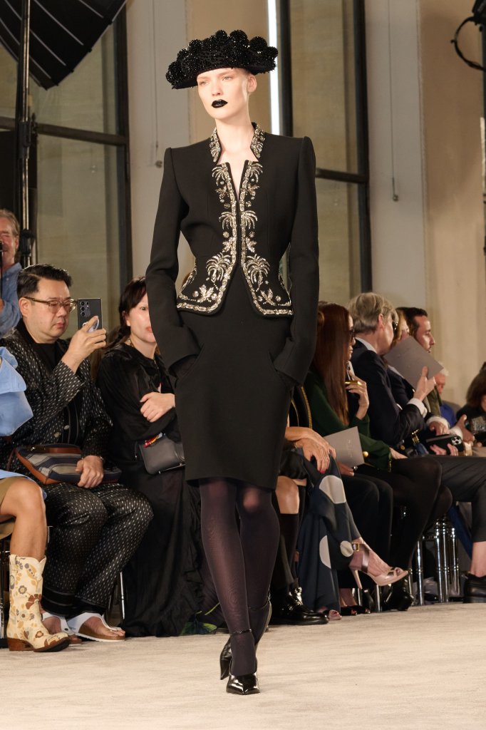 夏帕瑞丽 Schiaparelli 2025/26秋冬高级定制秀 - Couture Fall 2025