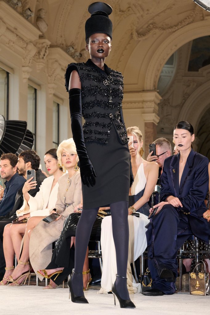 夏帕瑞丽 Schiaparelli 2025/26秋冬高级定制秀 - Couture Fall 2025