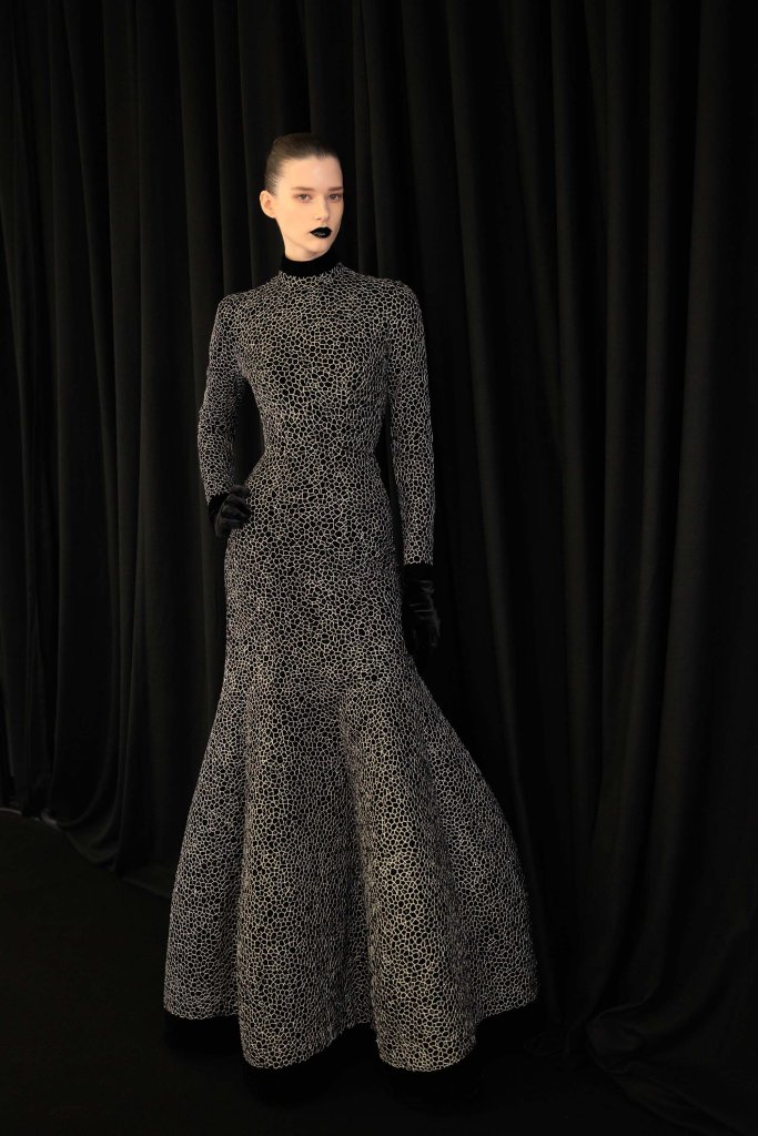 夏帕瑞丽 Schiaparelli 2025/26秋冬高级定制秀(后台妆容) - Couture Fall 2025