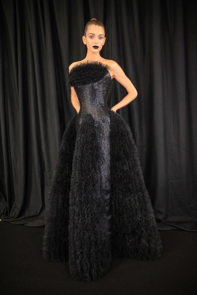 夏帕瑞丽 Schiaparelli 2025/26秋冬高级定制秀(后台妆容) - Couture Fall 2025