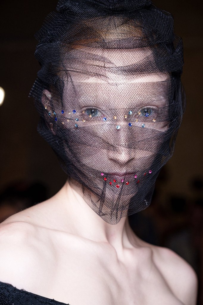 Rahul Mishra 2025/26秋冬高级定制秀(后台妆容) - Couture Fall 2025