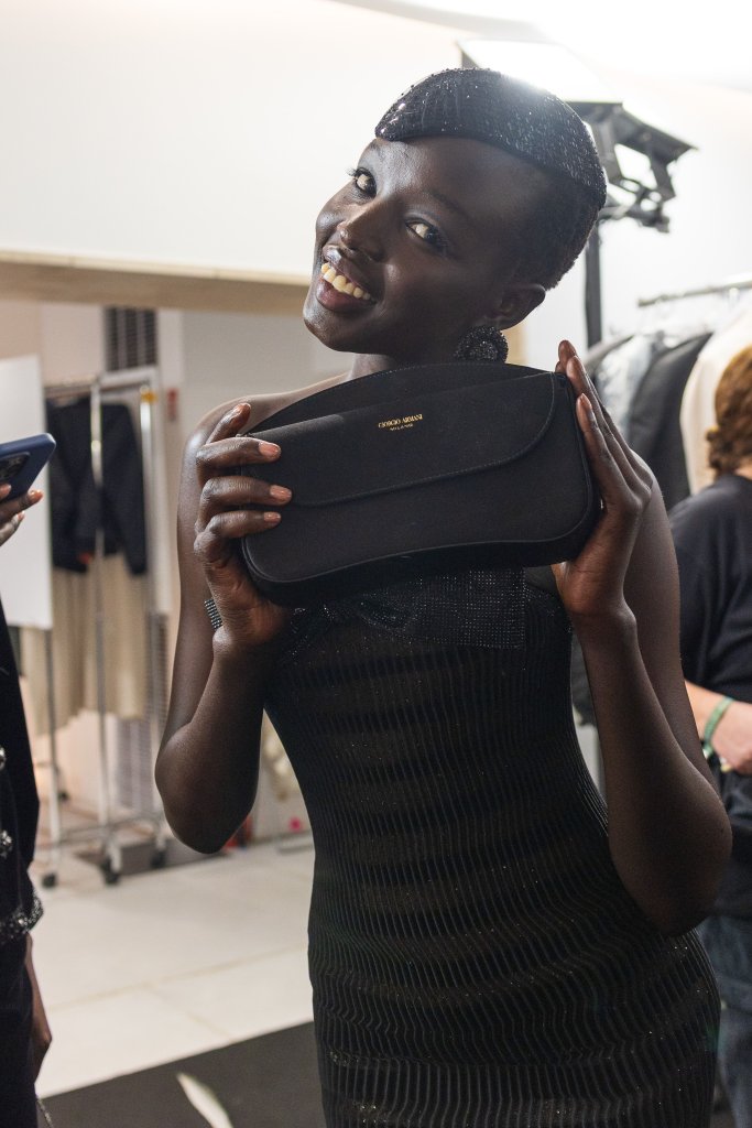 Armani Privé 2025/26秋冬高级定制秀(后台妆容) - Couture Fall 2025