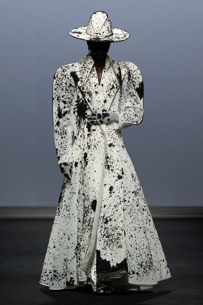 Robert Wun 2025/26秋冬高级定制秀 - Couture Fall 2025