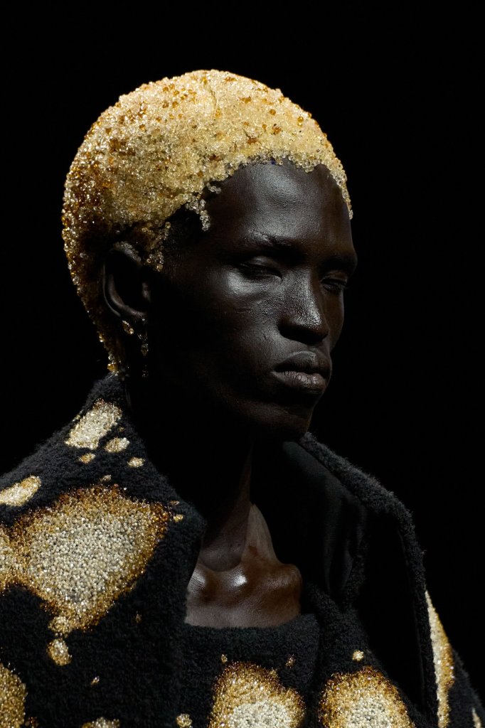 Robert Wun 2025/26秋冬高级定制秀(细节) - Couture Fall 2025
