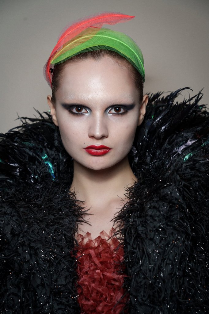 维果罗夫 Viktor & Rolf 2025/26秋冬高级定制秀(后台妆容) - Couture Fall 2025