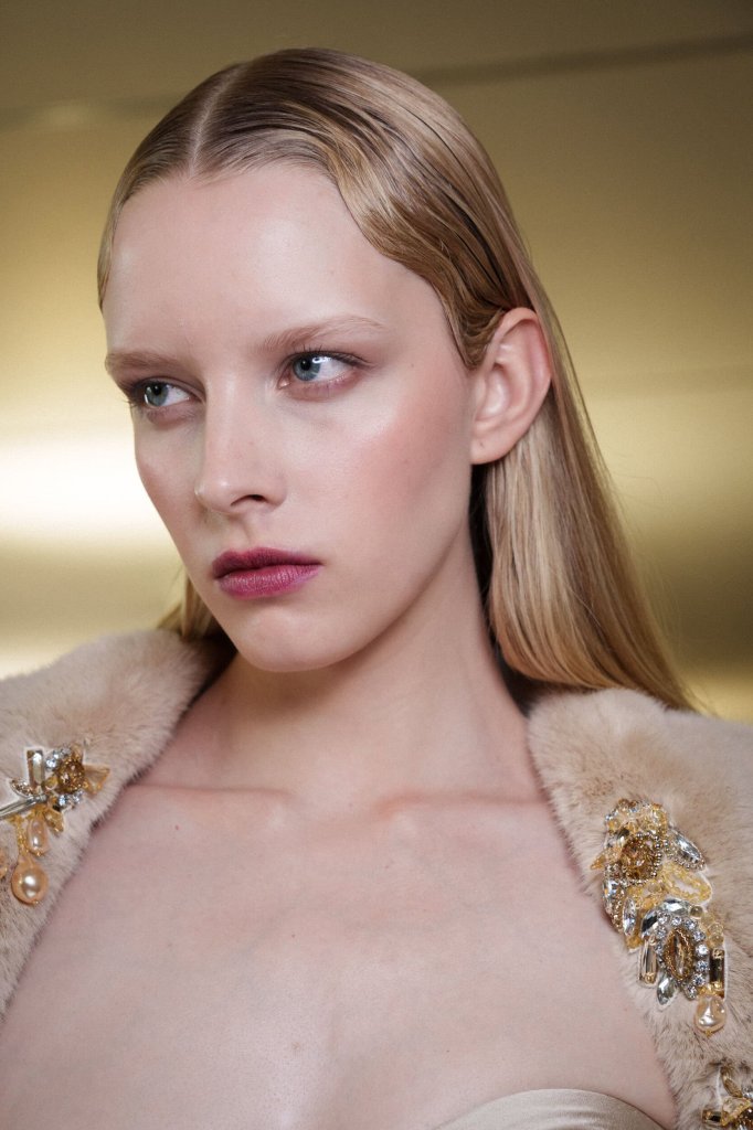 祖海·慕拉 Zuhair Murad 2025/26秋冬高级定制秀(后台妆容) - Couture Fall 2025