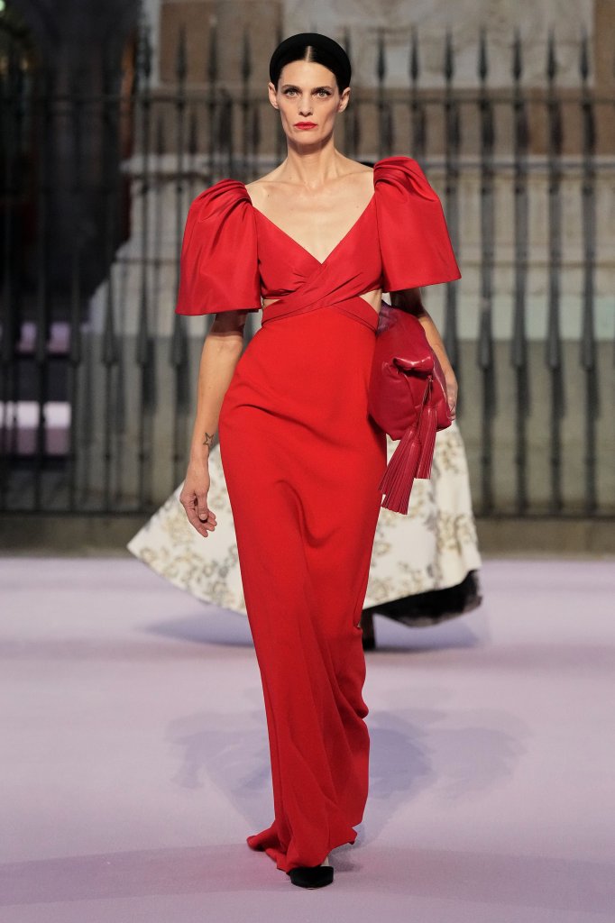 卡罗琳娜·海莱娜 Carolina Herrera 2026春夏高级成衣秀 - New York Spring 2026