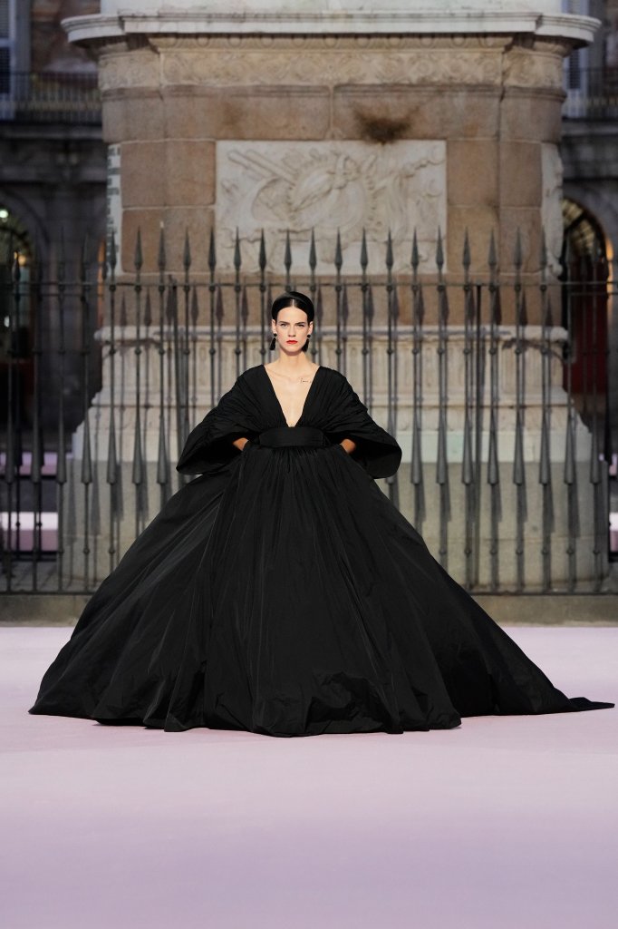 卡罗琳娜·海莱娜 Carolina Herrera 2026春夏高级成衣秀 - New York Spring 2026