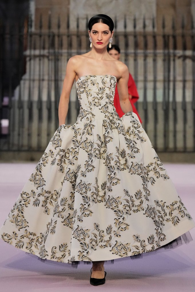 卡罗琳娜·海莱娜 Carolina Herrera 2026春夏高级成衣秀 - New York Spring 2026