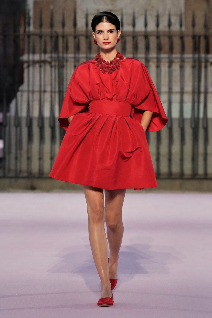 卡罗琳娜·海莱娜 Carolina Herrera 2026春夏高级成衣秀 - New York Spring 2026