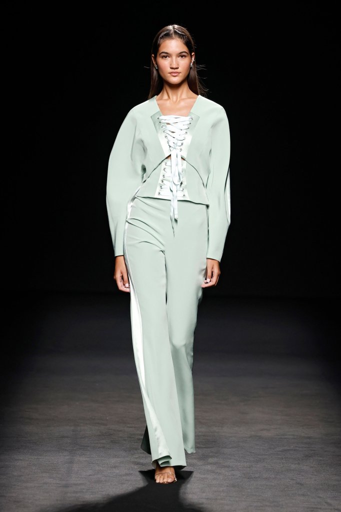 Claro Couture 2026春夏高级成衣秀 - Madrid Spring 2026