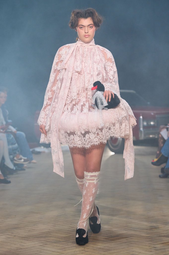 Yuhan Wang 2026春夏高级成衣秀 - London Spring 2026