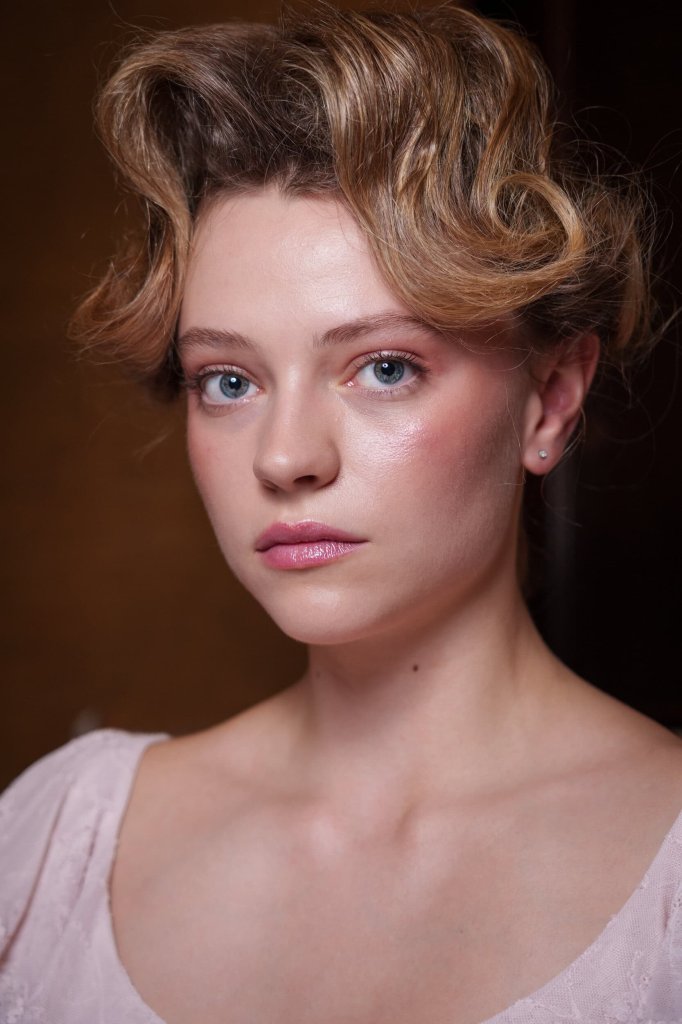 Yuhan Wang 2026春夏高级成衣秀(后台妆容) - London Spring 2026