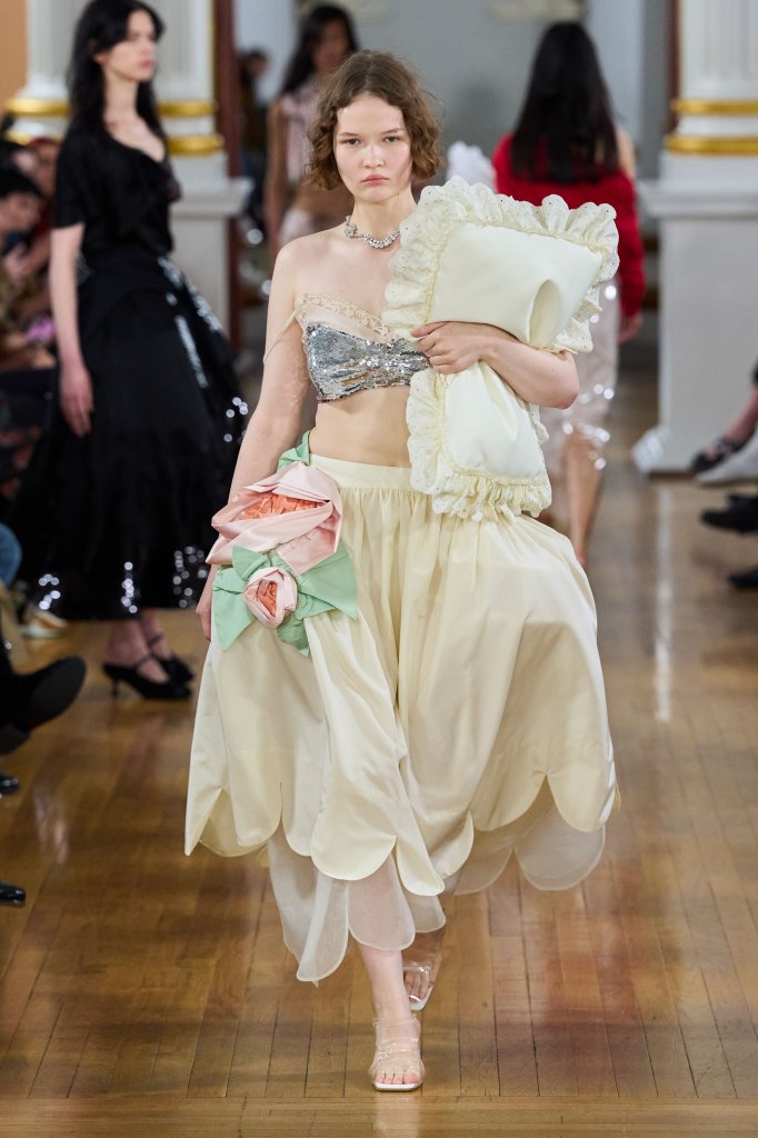 西蒙娜·罗莎 Simone Rocha 2026春夏高级成衣秀 - London Spring 2026