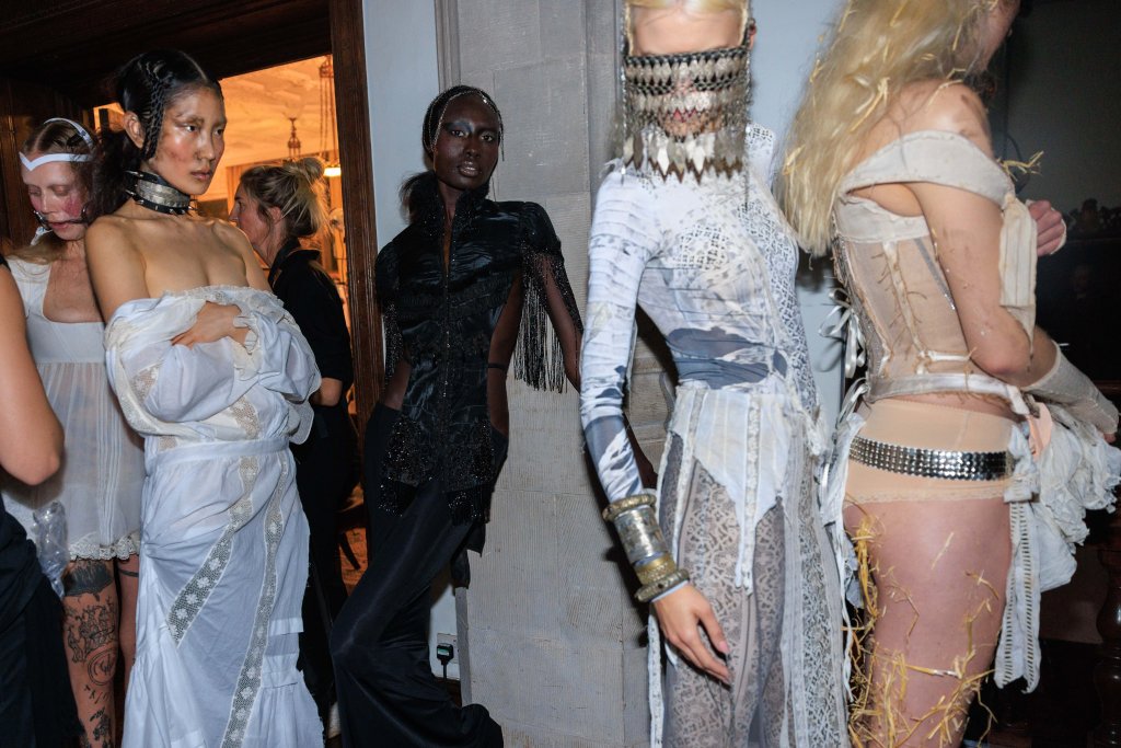 Dilara Findikoglu 2026春夏高级成衣秀(后台妆容) - London Spring 2026