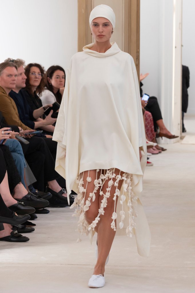 阿尔伯特-菲尔蒂 Alberta Ferretti 2026春夏高级成衣秀 - Milan Spring 2026