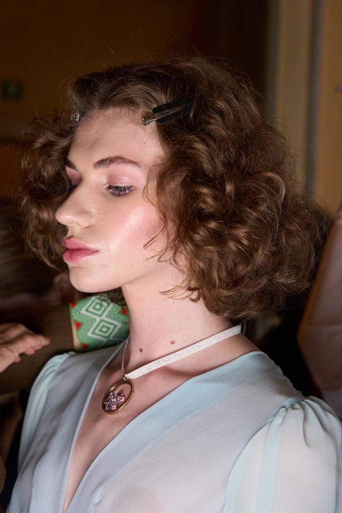 路易莎·贝卡里亚 Luisa Beccaria 2026春夏高级成衣秀(后台妆容) - Milan Spring 2026