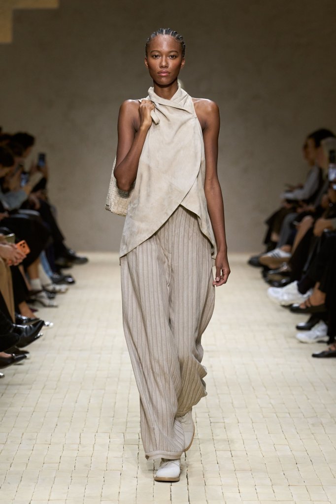 安普里奥·阿玛尼 Emporio Armani 2026春夏高级成衣秀 - Milan Spring 2026