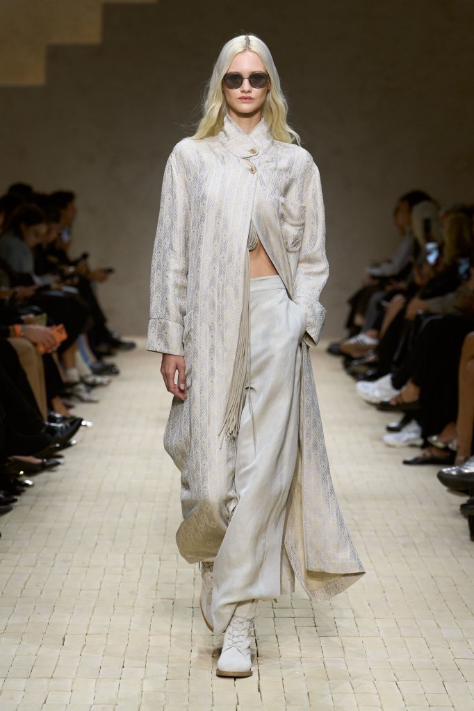 安普里奥·阿玛尼 Emporio Armani 2026春夏高级成衣秀 - Milan Spring 2026