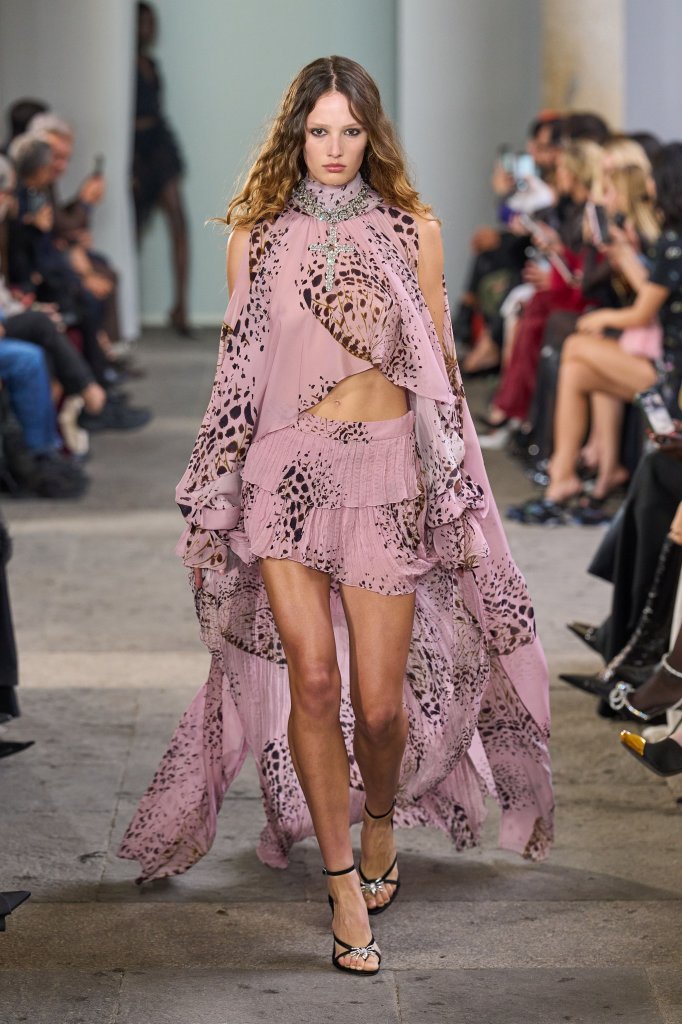 蓝色情人 Blumarine 2026春夏高级成衣秀 - Milan Spring 2026