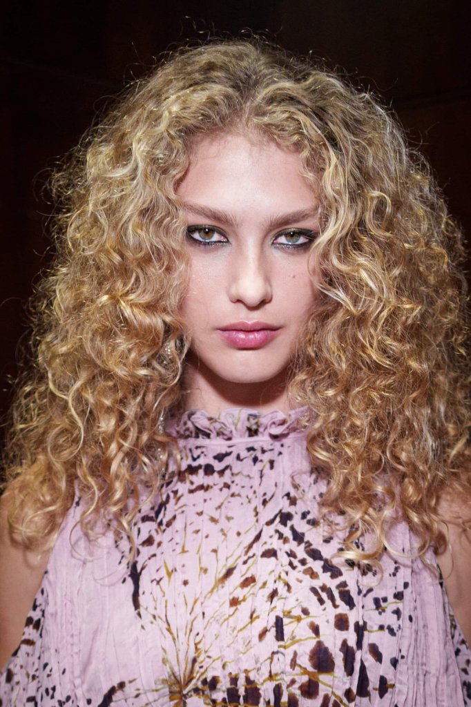 蓝色情人 Blumarine 2026春夏高级成衣秀(后台妆容) - Milan Spring 2026