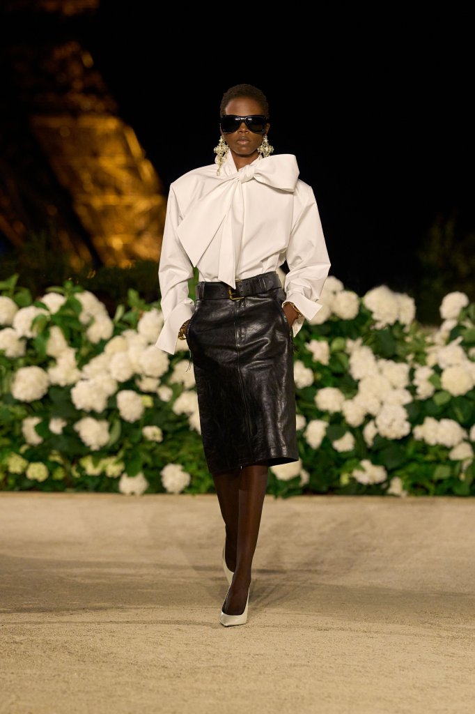 圣罗兰 Saint Laurent 2026春夏高级成衣秀 - Paris Spring 2026