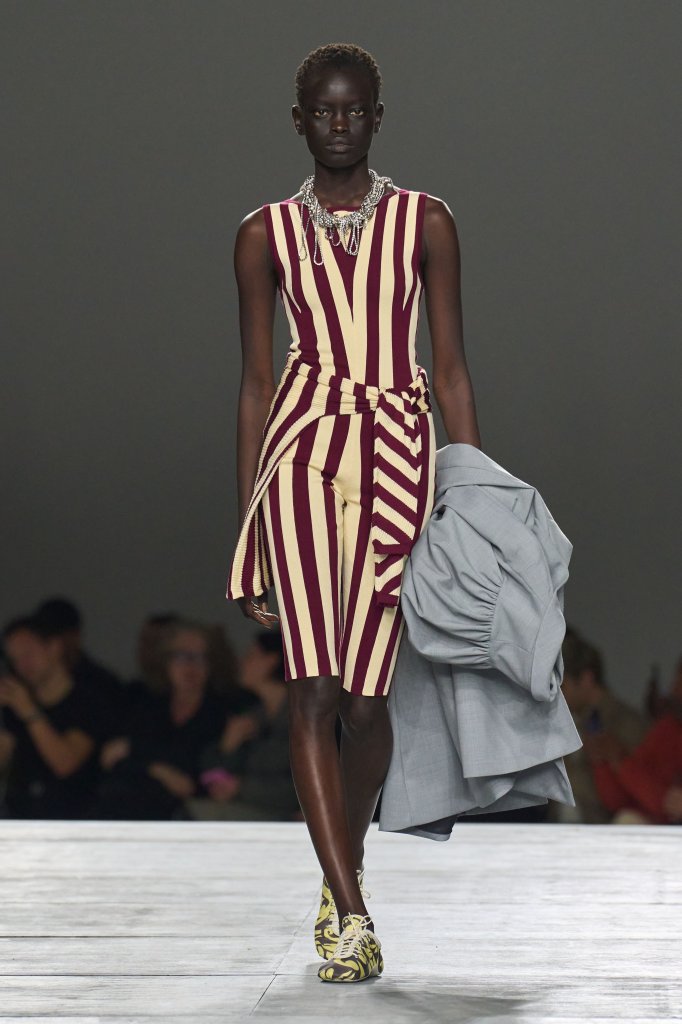 德赖斯·范诺顿 Dries Van Noten 2026春夏高级成衣秀 - Paris Spring 2026