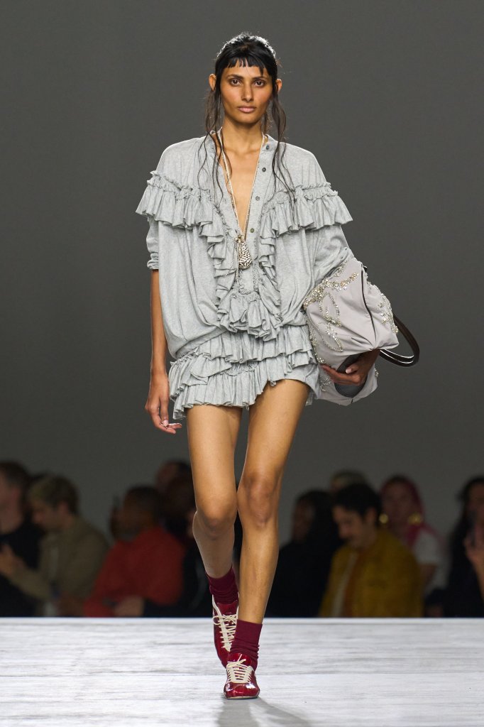 德赖斯·范诺顿 Dries Van Noten 2026春夏高级成衣秀 - Paris Spring 2026