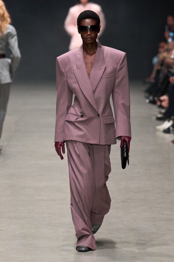 斯特拉·麦卡特尼 Stella McCartney 2026春夏高级成衣秀 - Paris Spring 2026