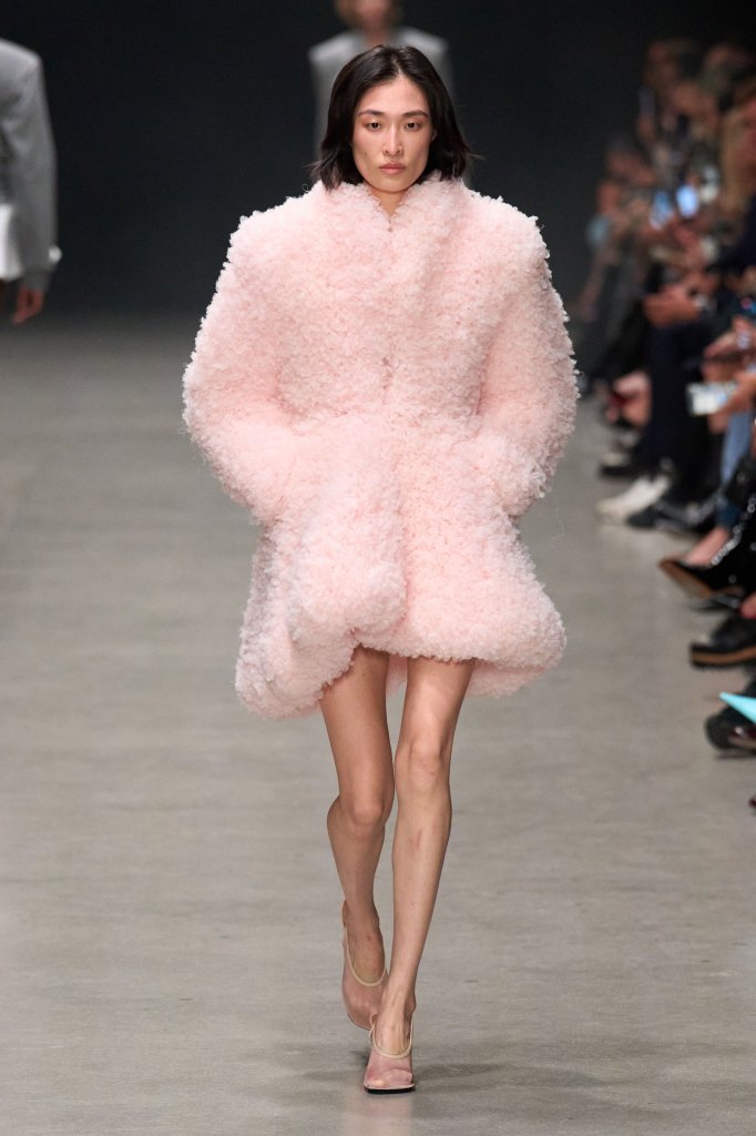 斯特拉·麦卡特尼 Stella McCartney 2026春夏高级成衣秀 - Paris Spring 2026