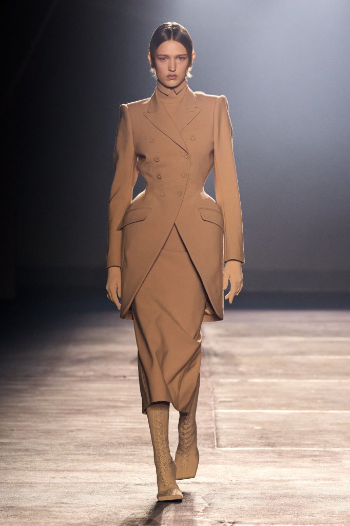 蒂埃里·穆勒 Mugler 2026春夏高级成衣秀 - Paris Spring 2026
