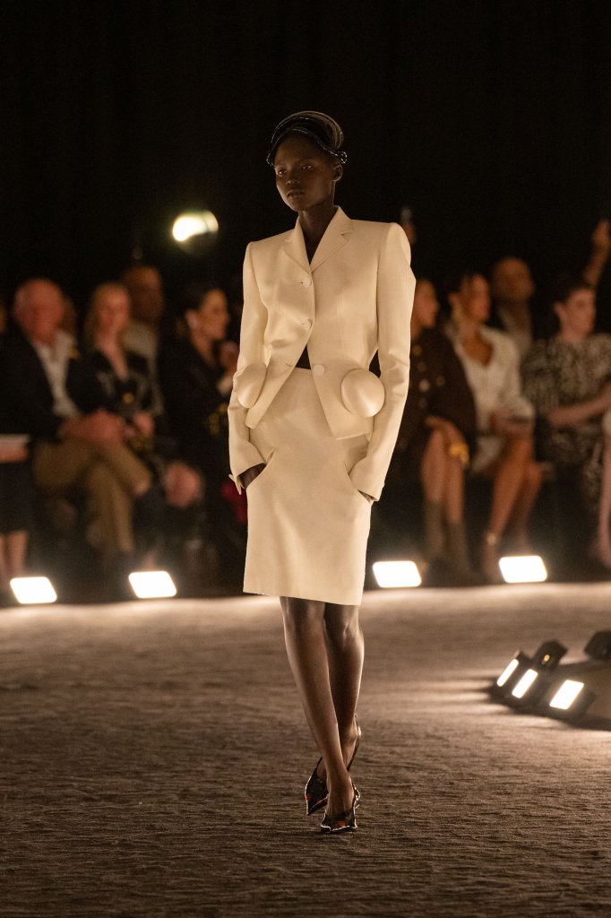 夏帕瑞丽 Schiaparelli 2026春夏高级成衣秀 - Paris Spring 2026