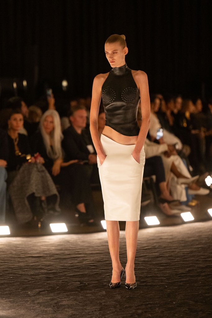 夏帕瑞丽 Schiaparelli 2026春夏高级成衣秀 - Paris Spring 2026