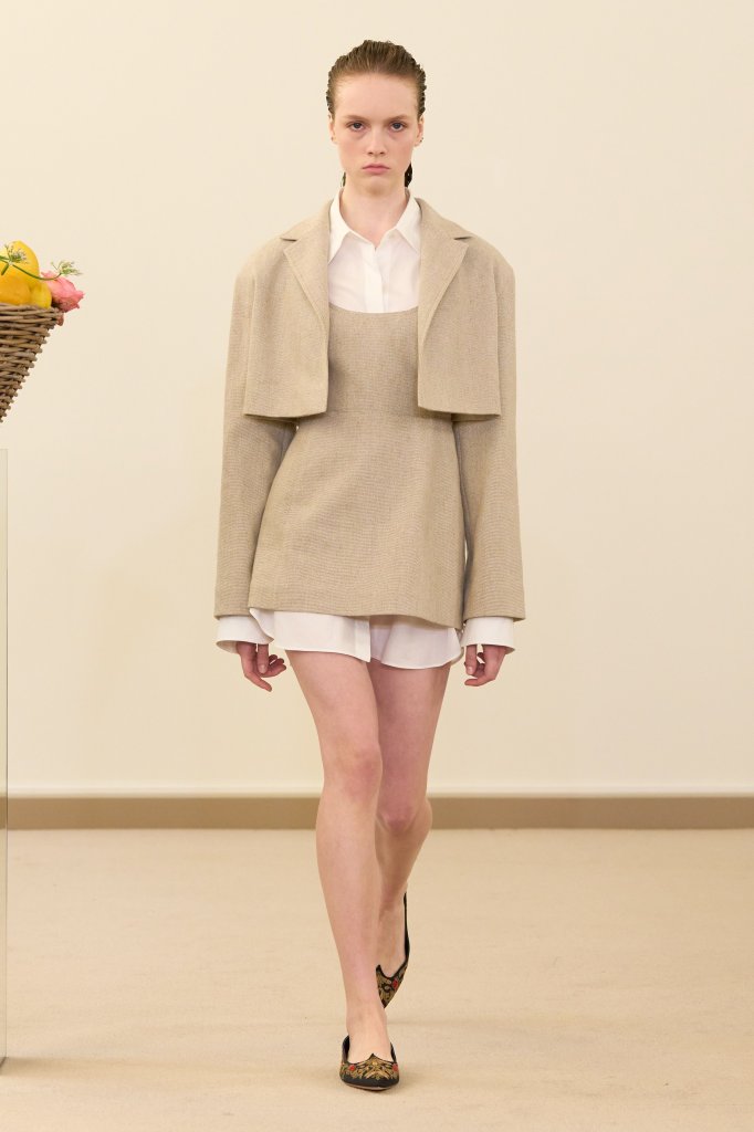 詹巴迪斯塔·瓦利 Giambattista Valli 2026春夏高级成衣秀 - Paris Spring 2026