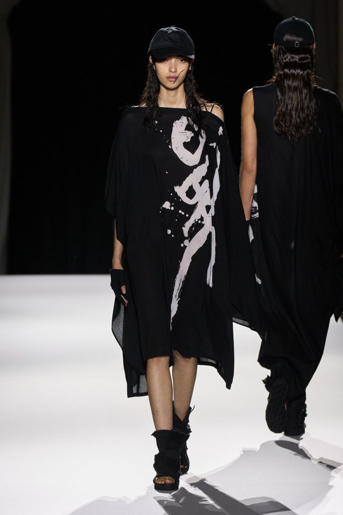 山本耀司 Yohji Yamamoto 2026春夏高级成衣秀 - Paris Spring 2026